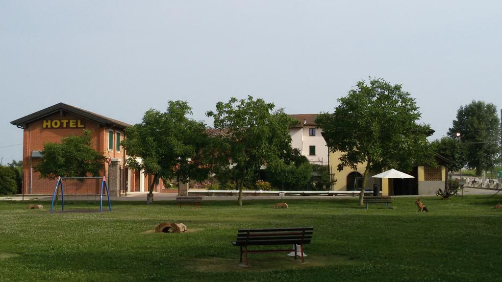 Albergo Del Po Viadana Extérieur photo